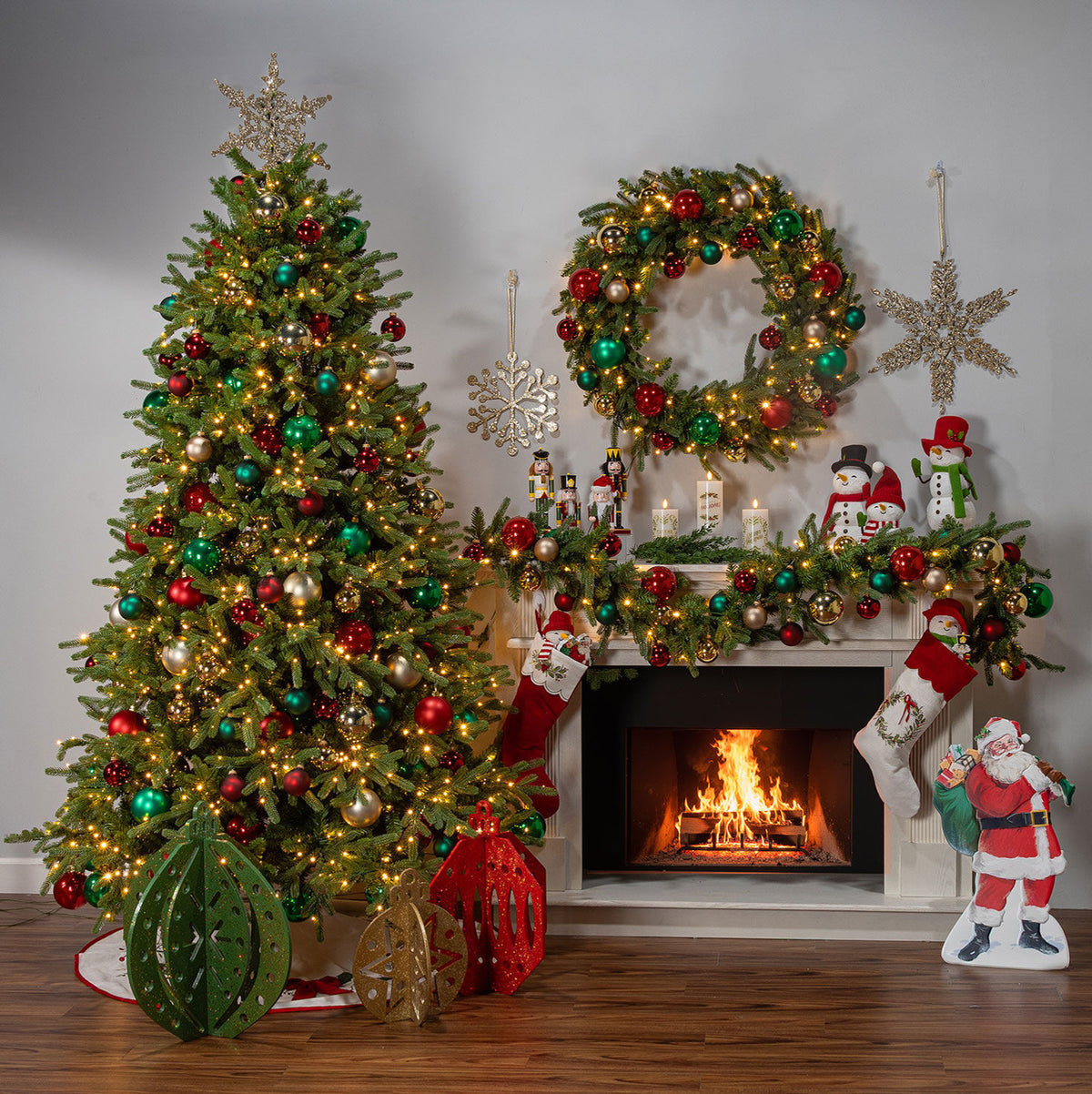 Natural Cut "Hallmark" Fir Wreath 36" 300 LED Lights